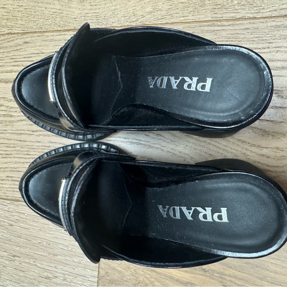 Prada Black Leather Loafers - Picture 4 of 8